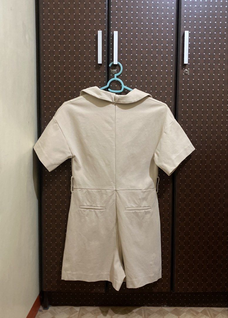 Love Bonito Boxy Collared Romper (Category: Rompers) located in Baguio. Submitted by user029483859294 (Listing ID 1464073317, Image 3). Description: No issues! wala lang yung belt, nawala sa laundry :( once used! Super duper nice yung quality .