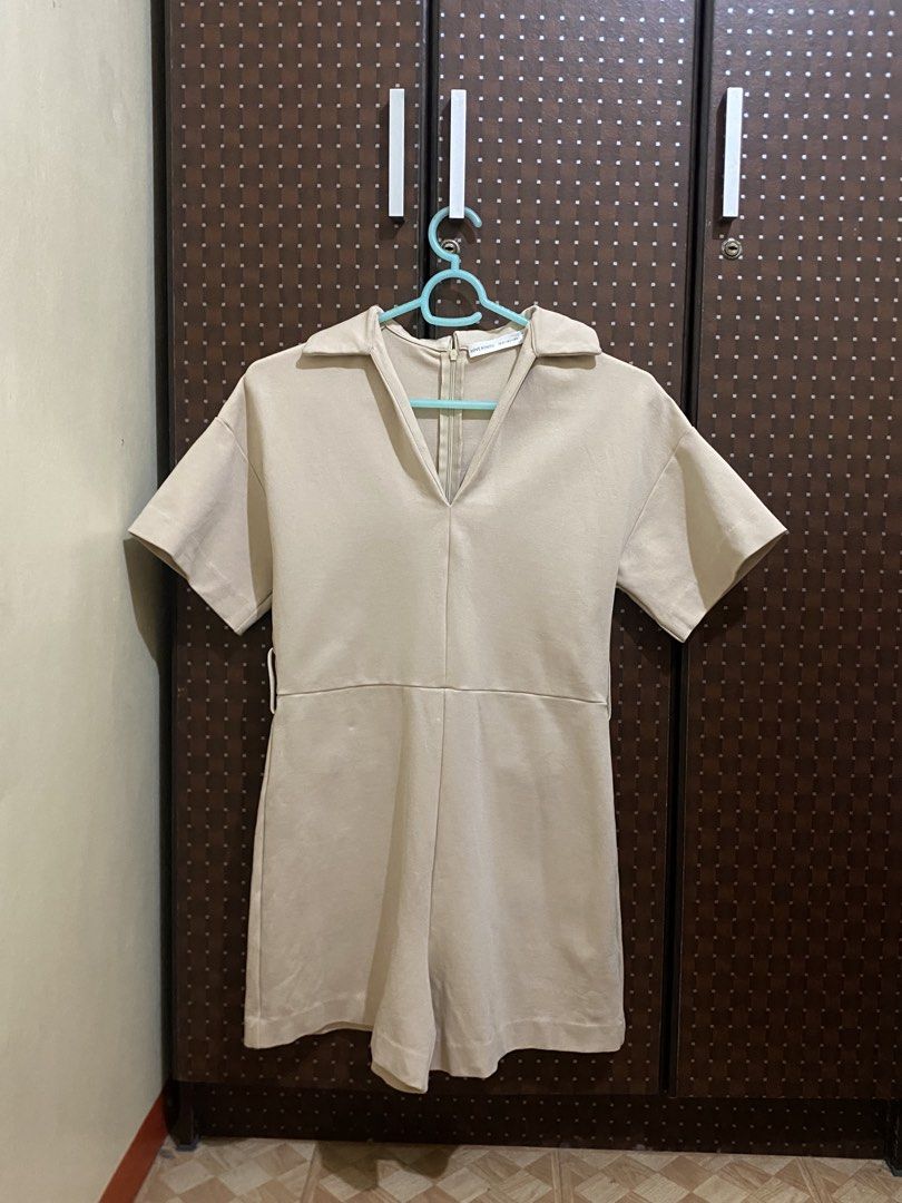 Love Bonito Boxy Collared Romper (Category: Rompers) located in Baguio. Submitted by user029483859294 (Listing ID 1464073317, Image 2). Description: No issues! wala lang yung belt, nawala sa laundry :( once used! Super duper nice yung quality .
