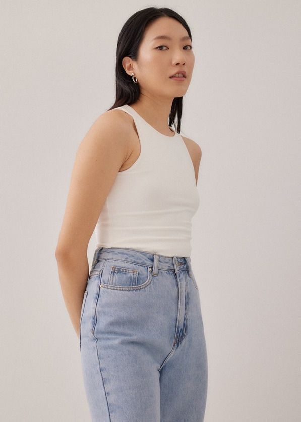 Love Bonito Tank Top (Category: Sleeveless) located in Manila. Submitted by shopforprelovedclothes (Listing ID 1463980874, Image 2). Description: Size: US 4 Color: White Condition: Worn 1x only, good as new.