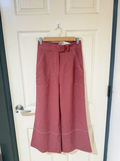 (Category: ) located in . Submitted by ktyyycloset (Listing ID 1463958324, Image 1). Description: .