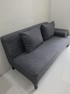 (Category: ) located in . Submitted by decluttering.tita (Listing ID 1463995002, Image 1). Description: .