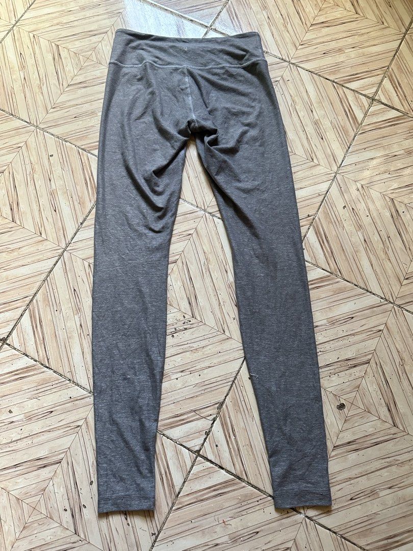 Lululemon Grey Leggings Size 6 (Category: Activewear) located in Angeles City. Submitted by alejeong27 (Listing ID 1463968878, Image 2). Description: - Grey Lululemon Leggings - High-Waisted Style - Comfortable for Workouts or Lounging - Size 6 - Lululemon Logo on Waistband and Leg Cuff - Ideal for Everyday Wear.