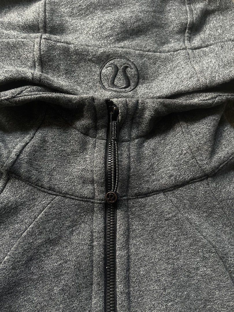 LULULEMON SCUBA (Category: Coats, Jackets and Outerwear) located in Manila. Submitted by jimsuron (Listing ID 1464046035, Image 2). Description: .