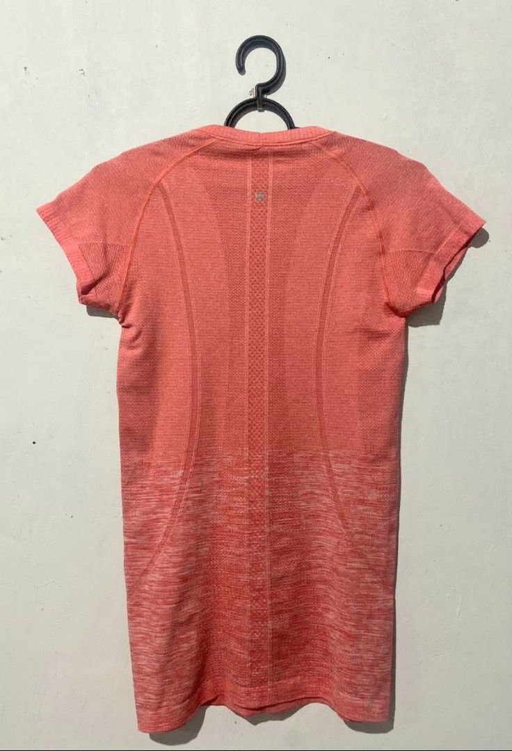 Lululemon Swiftly Tech Short Sleeve Shirt (Category: Shirts) located in Meycauayan. Submitted by epicforest_231b9d (Listing ID 1463990124, Image 3). Description: - Lululemon Swiftly Tech Shirt - Size: Dot 4 - Ideal for workouts and everyday wear - Features breathable fabric - Price: P380 (shipping included).