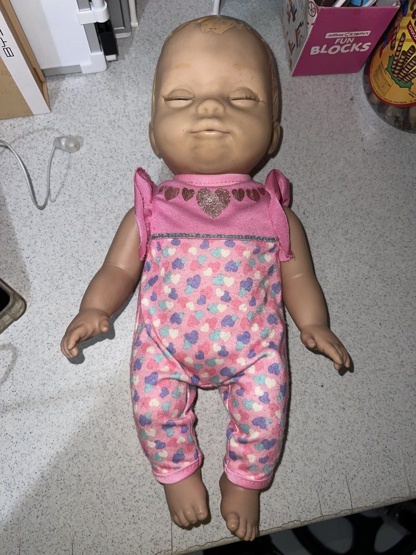 Luvabella Newborn (Category: Interactive Toys) located in General Mariano Alvarez. Submitted by swift.miraz (Listing ID 1464064110, Image 1). Description: Working well (can send video) Needs cleaning Wysiwyg.