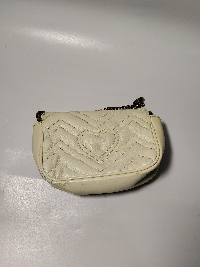 LV mini sling (Category: Cross-body Bags) located in Valencia. Submitted by coolwolf_27a64f (Listing ID 1463954976, Image 2). Description: GOOD CONDITION CODED NO MAJOR FLAWS.
