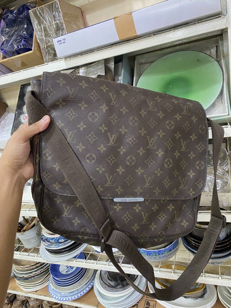 LV monogram (Category: Luxury Bags & Wallets) located in Manila. Submitted by mikeed. (Listing ID 1463944916, Image 1). Description: .