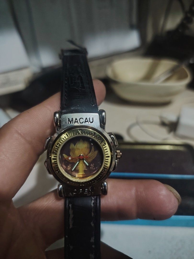 Macau Dice Flip Dial Watch (Category: Luxury Watches) located in Apalit. Submitted by yuloms1990 (Listing ID 1464095407, Image 1). Description: .