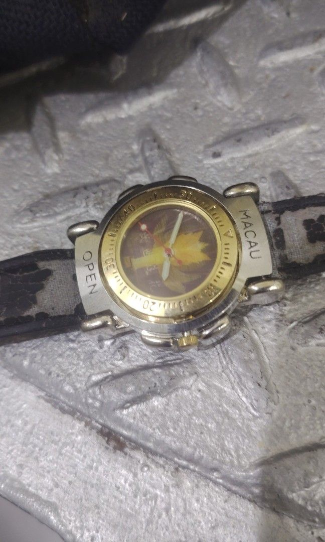 Macau Dice Flip Dial Watch no strap (Category: Luxury Watches) located in Apalit. Submitted by yuloms1990 (Listing ID 1464093726, Image 3). Description: .