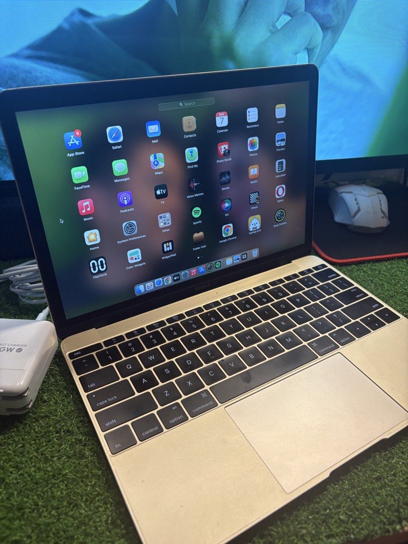 Apple MacBook "Core m3" 1.1 12" (Early 2016) Specs (Category: Laptops & Notebooks) located in Davao. Submitted by emmanuelchuamellorin23 (Listing ID 1464090020, Image 2). Description: Macbook air 2016 model retina diaplay mac os monterey. Super slim 12inches. 4-6hours bago malowbag. With laptop bag and original charger. 8gb, 256gb.