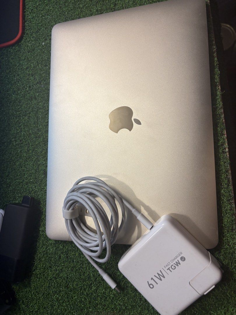 Apple MacBook "Core m3" 1.1 12" (Early 2016) Specs (Category: Laptops & Notebooks) located in Davao. Submitted by emmanuelchuamellorin23 (Listing ID 1464090020, Image 3). Description: Macbook air 2016 model retina diaplay mac os monterey. Super slim 12inches. 4-6hours bago malowbag. With laptop bag and original charger. 8gb, 256gb.