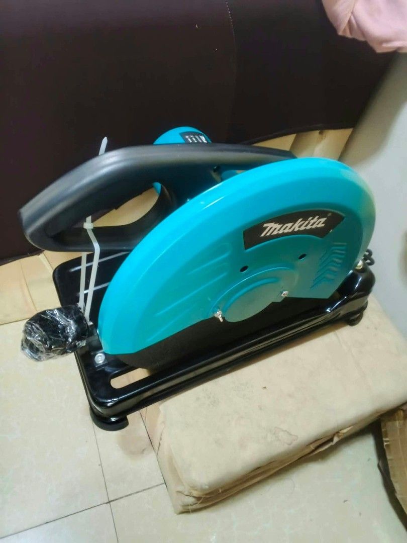 Makita Cut off machine (Category: Construction Tools & Equipment) located in Manila. Submitted by dolorchris69891 (Listing ID 1464022517, Image 2). Description: Makita cut-off machine.