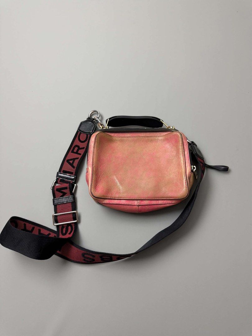 MARC JACOBS THE BOX BAG (Category: Shoulder Bags) located in Guagua. Submitted by sweetboyy (Listing ID 1464053674, Image 3). Description: MARC JACOBS THE BOX BAG.