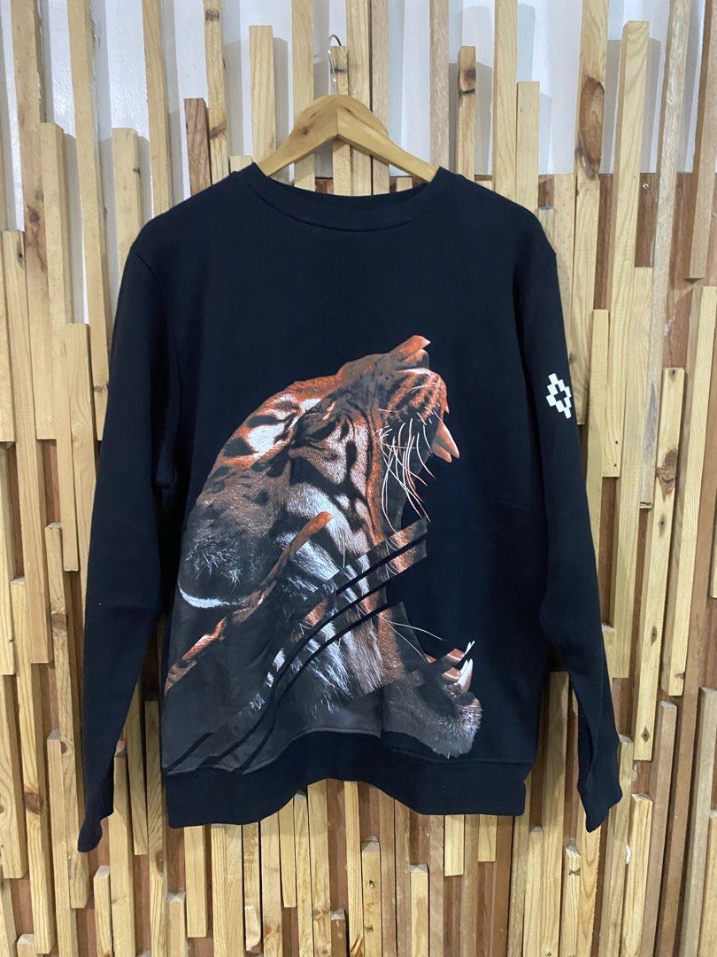Marcelo Burlon Tiger Print Sweatshirt (Category: Longsleeves) located in Mabalacat. Submitted by calmrabbit.ae2127 (Listing ID 1464062352, Image 2). Description: .