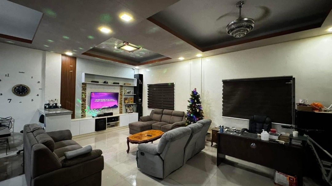 Masinag House and Lot (Category: House & Lot) located in Quezon City. Submitted by sunshine0526 (Listing ID 1464010466, Image 3). Description: 🦅 RUSH SALE🦅 ♥️2 STOREY HOUSE & LOT WITH OVERLOOKING Roof deck🦅 🌞3 BR, 3 T&B 🌞1 Bedroom on the ground floor for Seniors 🌞Lot Area 260sqm 🌞12 parking slot 🌞Cash or Bank Financing 🌞Asking Price : 18M (negotiable) 🏡Location: Gated /guarded Subd along Marcos Highway, Masinag, lower Antipolo, Walking 