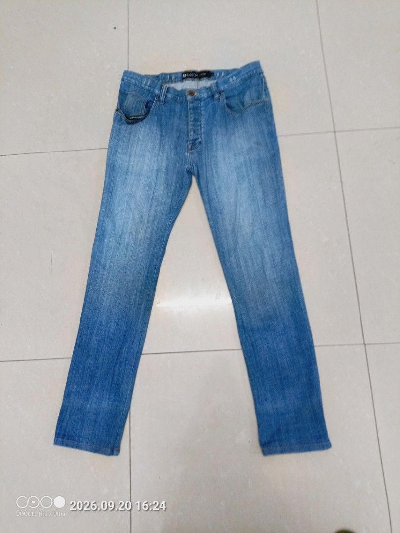 Matix Triumph Relaxed Fit Jeans Size 32 (Category: Jeans) located in San Pablo. Submitted by nhatzstuffz (Listing ID 1464051936, Image 2). Description: - Brand: Matix - Fit: Relaxed - Wash: Classic Blue - Size: 32 - Closure: Button Fly - Ideal for: Everyday wear - Condition: Please check photos for details.