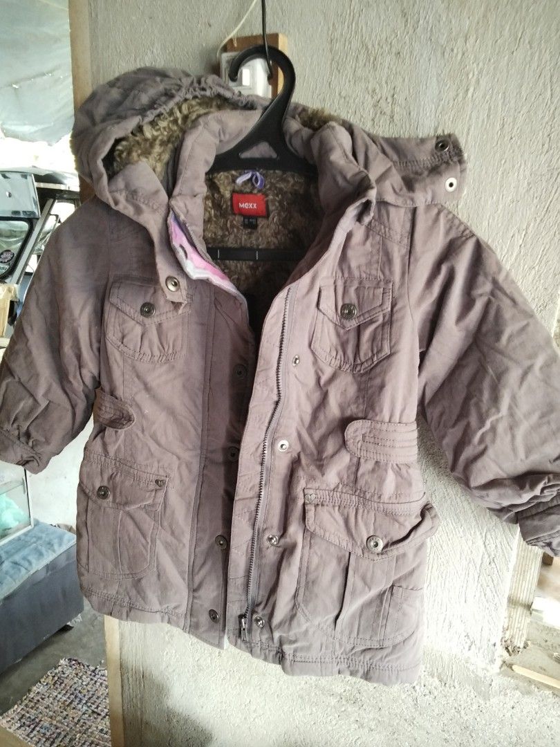 MAXX Kids Winter Parka Jacket with Fur Lining (Category: Babies & Kids Fashion) located in Indang. Submitted by swiftowl_a40469 (Listing ID 1464136871, Image 2). Description: - Cozy parka jacket for kids - Features warm fur lining inside - Attached hood for extra warmth - Multiple front pockets for storage - Secure zipper and button closure - Ideal for cold weather conditions - Brand new with tags still attached.