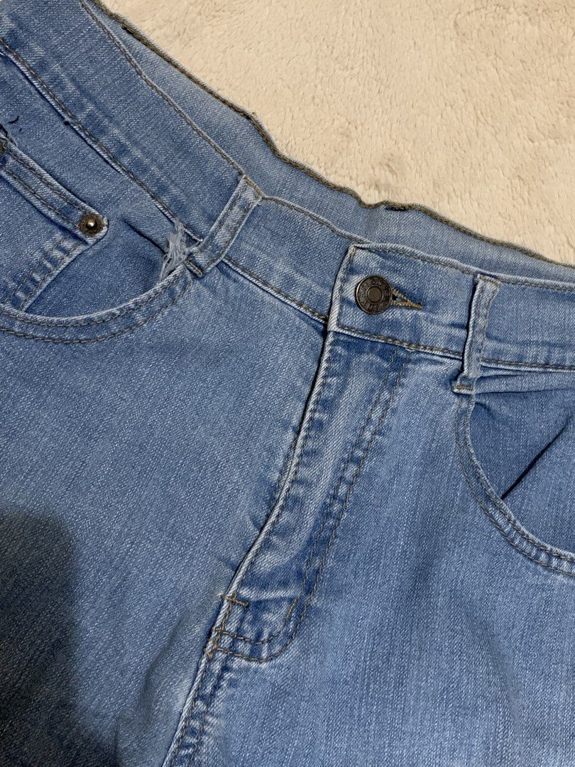 Men Blue Skinny Jeans (Category: Jeans) located in Bacoor. Submitted by justinecb (Listing ID 1464082437, Image 3). Description: 32 on tag For mens Skinny jeans Slightly stretchy Very good quality .