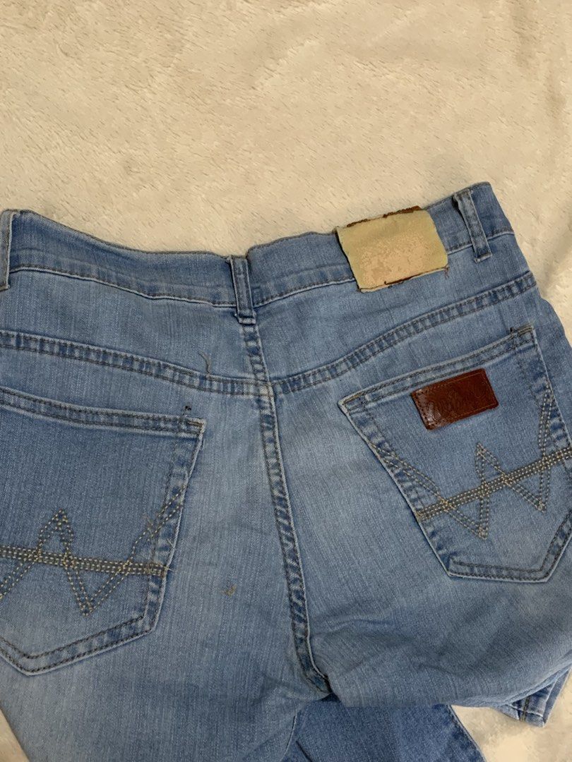 Men Blue Skinny Jeans (Category: Jeans) located in Bacoor. Submitted by justinecb (Listing ID 1464082437, Image 2). Description: 32 on tag For mens Skinny jeans Slightly stretchy Very good quality .