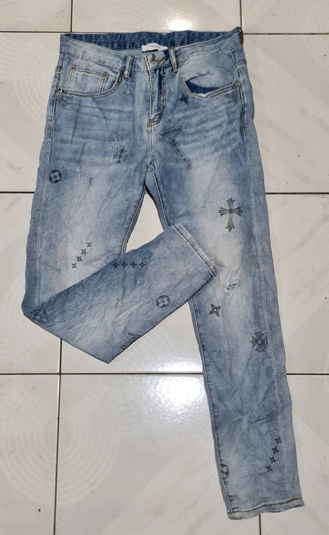 Men's Jeans (Size 30) (Category: Jeans) located in Antipolo. Submitted by affordableshoppe (Listing ID 1463962760, Image 2). Description: From Korea Fixed price In very good condition No issues or damage Size 30 Length 37".