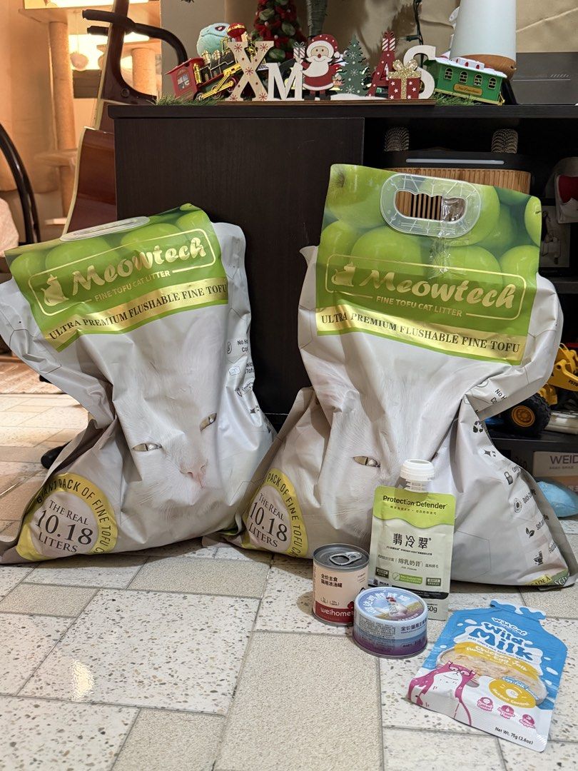 Meowtech Tofu Cat Litter & Cat Food Bundle (Category: Pet Food) located in Taguig. Submitted by banana11111 (Listing ID 1464128590, Image 3). Description: DECLUTTERING SALE Selling 2 bags of Meowtech Fine Tofu Cat Litter Scent: Apple 10.18L each Condition: Sealed / unopened Reason for selling: My cats don’t want to use tofu litter and prefer bentonite instead. ₱500 each ₱950 for both Freebies: • 2 pcs Weidangjia Chicken • 1 pc Weihome Full-Price 