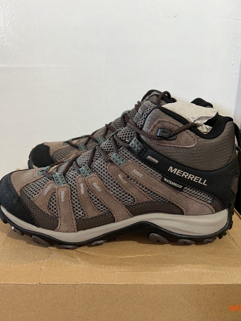 MERRELL ALVERSTON 2 MID SIZE 7.5, 8& 8.5 (Category: Sneakers) located in Baguio. Submitted by kyrawang22 (Listing ID 1463963297, Image 1). Description: .