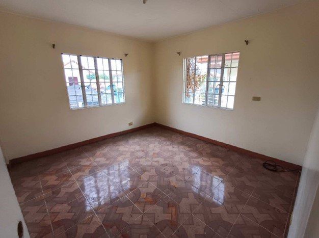 METRO BANBAN SUBDIVISION TARLAC (Category: House & Lot) located in Pasay City. Submitted by nildzpedrosa (Listing ID 1464065305, Image 3). Description: HOUSE AND LOT FOR SALE! Lot 16 and 4, Block 19, PCS-03-011534, Road Lot 17 Extension to St. Thomas Street, Metro Bamban Subdivision, Brgy. Anupul, Bamban, Tarlac Lot Area: 200.0 sqm. Floor Area: 94.0 sqm. Price: PHP 4,570,800.00 Property Short Description 2-storey, 4BR, 3T&B, gate .