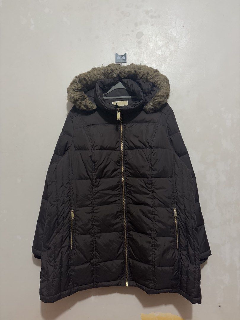 Michael Kors Brown Down Puffer Jacket Women 1X Plus Size (Category: Coats, Jackets and Outerwear) located in Balanga. Submitted by winterlab_ph (Listing ID 1464043296, Image 3). Description: Code: A645 Width : 27 Length: 31 Shoulders: 18.5 Sleeves: 26.5 : needs wash.
