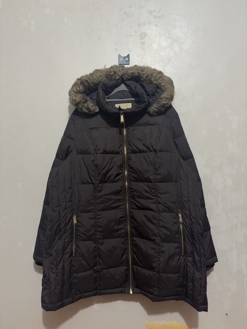 Michael Kors Brown Down Puffer Jacket Women 1X Plus Size (Category: Coats, Jackets and Outerwear) located in Balanga. Submitted by winterlab_ph (Listing ID 1464043296, Image 1). Description: Code: A645 Width : 27 Length: 31 Shoulders: 18.5 Sleeves: 26.5 : needs wash.