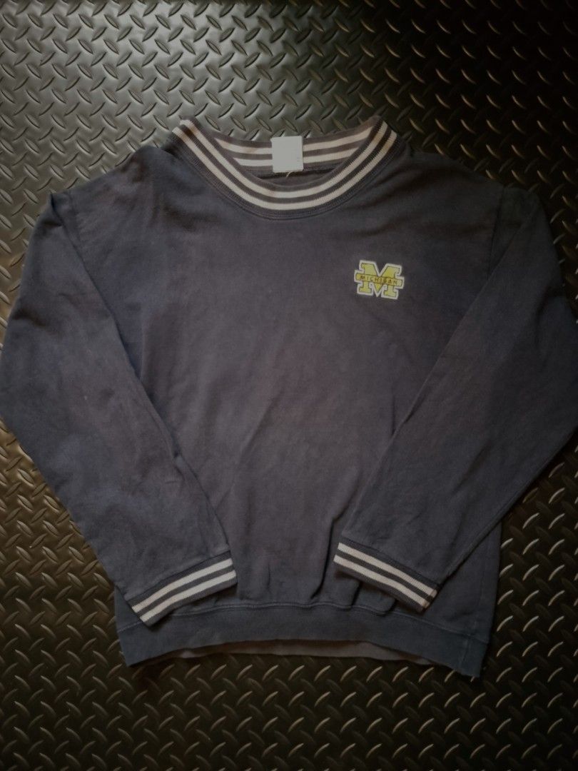 Michigan Crewneck Sweatshirt (Category: Activewear) located in Baguio. Submitted by bado.feels (Listing ID 1464042694, Image 1). Description: Color: Dark Navy Blue Color Rate: 9/10 Size Large(20x24) Sleeves 21 299+sf Baguio loc.