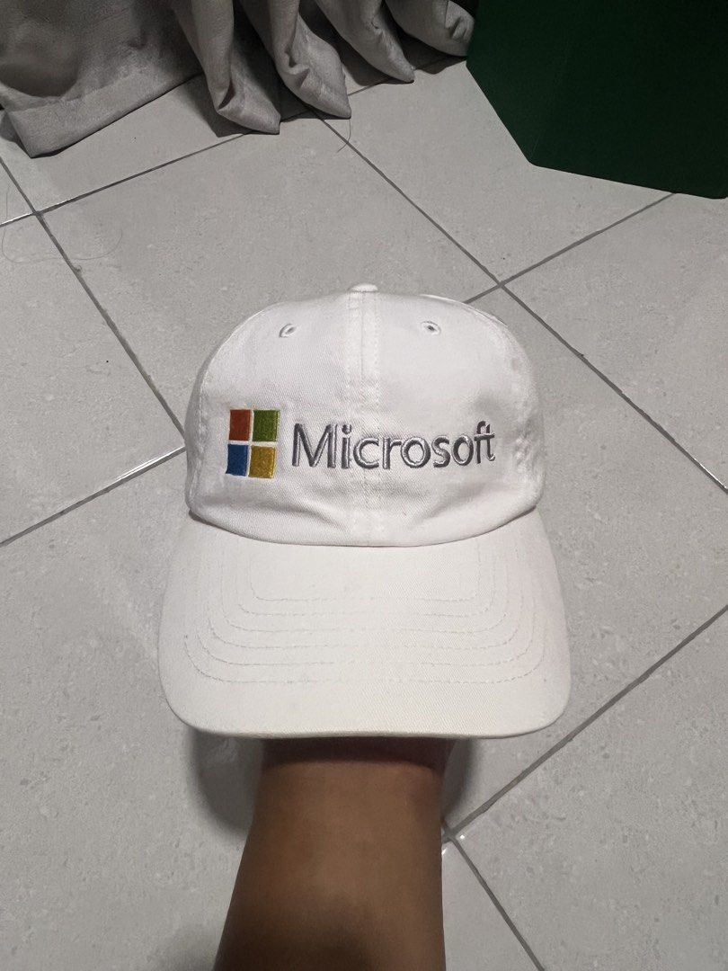 Microsoft Cap (Category: Cap & Hats) located in Shah Alam. Submitted by snapbald (Listing ID 1463970561, Image 2). Description: Condition 9/10.