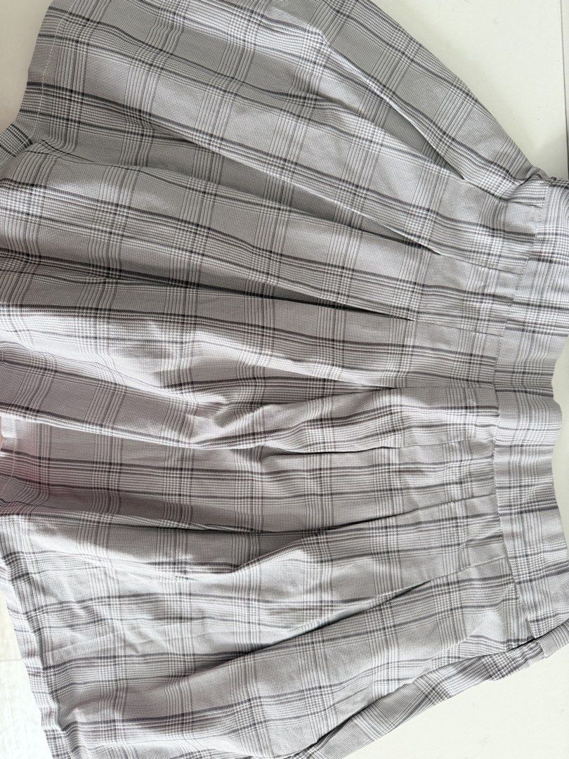 Mid-length Gray Skirt (Category: Skirts) located in Quezon. Submitted by allureitem (Listing ID 1463949936, Image 1). Description: .