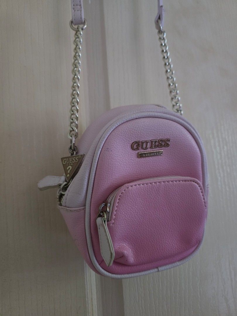 Mini Guess bag (Category: Cross-body Bags) located in Cavite. Submitted by rydes_clo (Listing ID 1464048186, Image 1). Description: 🤎very cute 🤎instagrammable 🤎original and no issue 🤎rfs: decluttering.