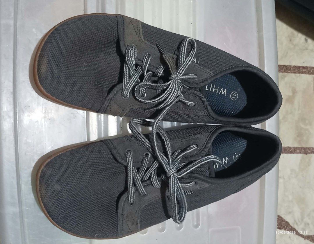 Minimalist/Barefoot-Style Shoes (Category: Casual Shoes) located in Taytay. Submitted by crisha14344 (Listing ID 1463960792, Image 1). Description: Na-stock lang Kaya benta nalang .