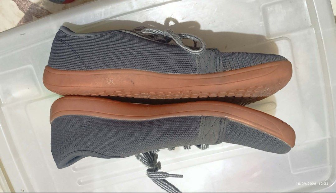 Minimalist/Barefoot-Style Shoes (Category: Casual Shoes) located in Taytay. Submitted by crisha14344 (Listing ID 1463960792, Image 2). Description: Na-stock lang Kaya benta nalang .