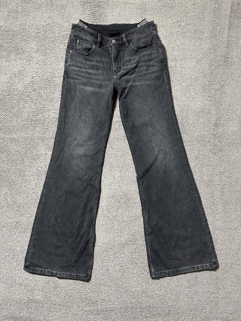 ✨Miss Sixty Black Flare Jeans Size 27 (Category: Jeans) located in General Santos City (Dadiangas). Submitted by skrilex (Listing ID 1464136304, Image 1). Description: - Miss Sixty flare jeans - Black wash denim - Size 27 - Classic style with a modern flare - Button and zip closure - Comfortable fit for everyday wear - Versatile addition to your wardrobe.