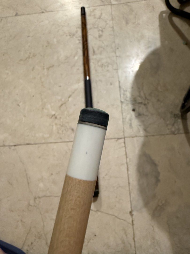 Mit Cues Plain Series (Category: Billiards and Bowling) located in Manila. Submitted by jdwyanee (Listing ID 1463959581, Image 3). Description: Mit Cues Plain Series - 18oz - 19oz - 12.5mm - Radial - Leather Grip - Kamui Clear Tip M - Canadian Maple - Free Joint Protector Below srp Bought it for 8k.