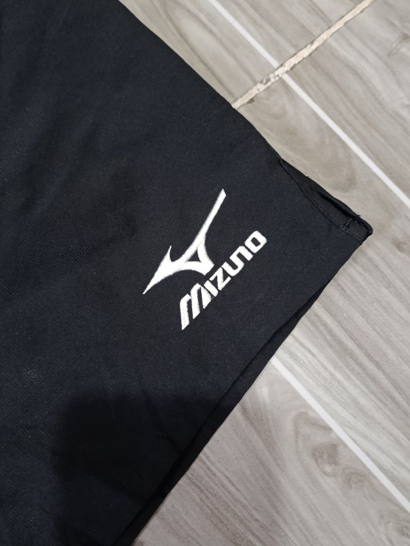 MIZUNO SPORTS SHORT (freeshipping) (Category: Shorts) located in Quezon City. Submitted by gyl-stop (Listing ID 1464053028, Image 3). Description: free shipping 28-38 x 20 excellent condi cr: 9.8/10 issue: missing lace.
