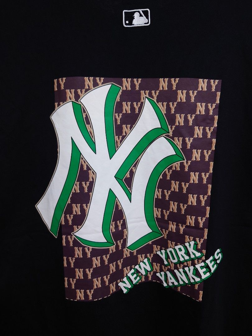 MLB New York Yankees tshirt thrift (Category: Tshirts & Polo Shirts ) located in Paranaque City. Submitted by emzeicool48572 (Listing ID 1464062242, Image 3). Description: Size: Medium to Large (22x28 inch) Material: Heavy Cotton Crew Neck Color: Black color rate: 9.5/10 Condition: 9.5/10 📍Tambo Paranaque 💸Payment: Pay Maya only 📦🚚 Delivery: Lalamove or j&t (order mo book mo) No return policy Buy at your own risk Don't expect too much from th