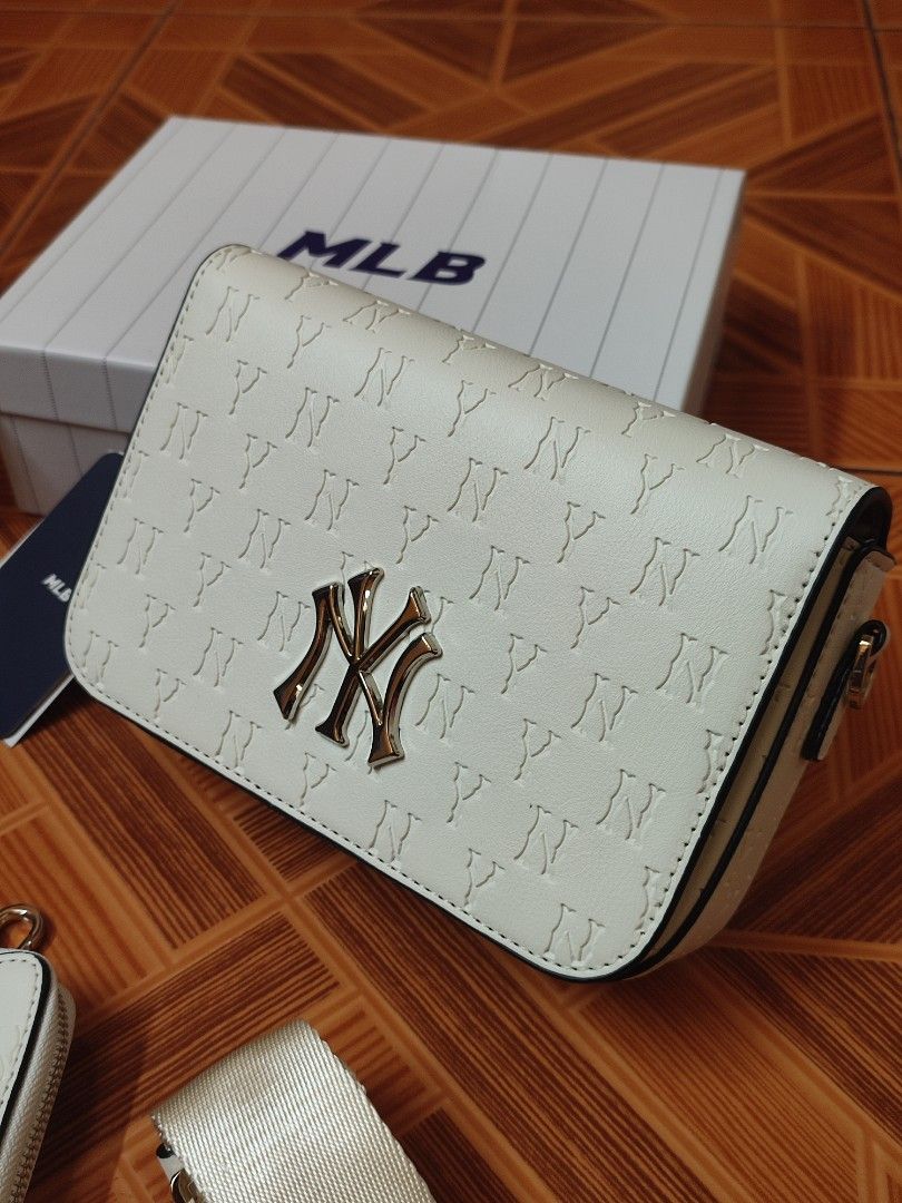 MLB NY MONOGRAM sling bag (Category: Sling Bags) located in Manila. Submitted by randolphcastro (Listing ID 1463640009, Image 3). Description: MLB NY SLING BAG MONOGRAM 899 EACH LOCATION: SANTA CRUZ MANILA.