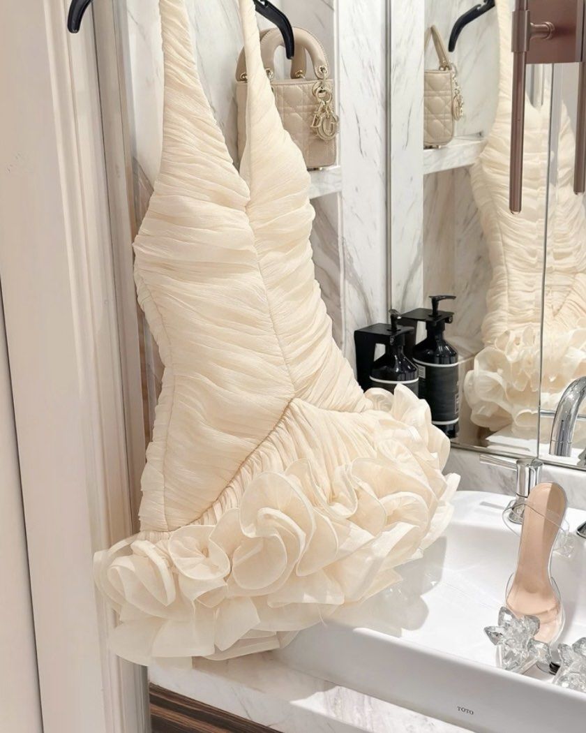 mmuse beige dress small (Category: Dresses) located in Rizal. Submitted by le.pln (Listing ID 1463964421, Image 3). Description: used once only loc: rizal mop: gcash mod: j&t.