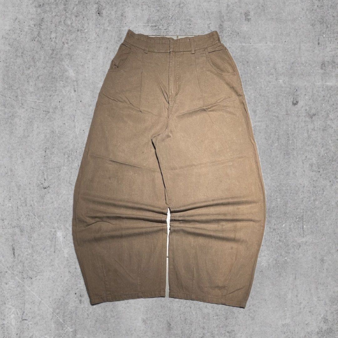 Mocha Baggy Pants (Category: Jeans) located in Angeles City. Submitted by 5am.collective (Listing ID 1463970893, Image 1). Description: Mocha Baggy Pants 🍪 PHP 749 Only🏷️ Waist 28-30 Length 41 Leg Open 10.5 As New Condition💙.