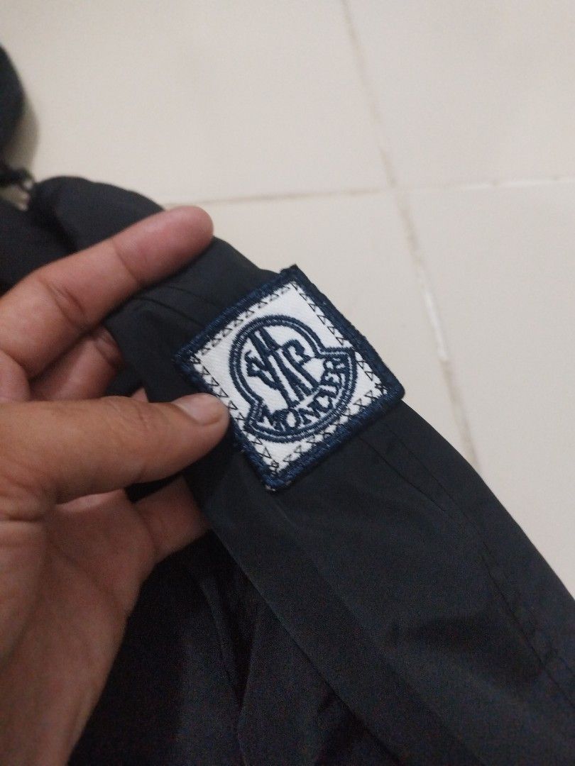 MONCLER WINDBREAKER JACKET FULL ZIP (Category: Coats, Jackets and Outerwear) located in Bulacan. Submitted by side.hustle11 (Listing ID 1464049482, Image 3). Description: MONCLER WINDBREAKER JACKET FULL ZIP MEDIUM 20x27 excellent condition good as new price 1500 loc bulacan.