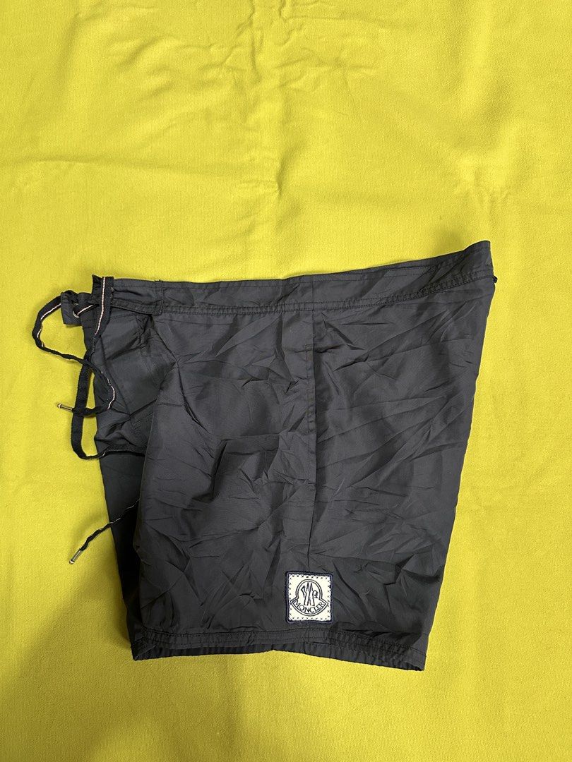 Moncler Women’s Board Short (Category: Shorts) located in Isabel. Submitted by apedoutdoors (Listing ID 1464031336, Image 3). Description: Moncler Women’s Board Short Excellent condition No issue Waistline - 32-33 Length - 13.5 Area - Isabel , Leyte Payment thru GCash 📩📩📩 Dm me if interested Via jnt.