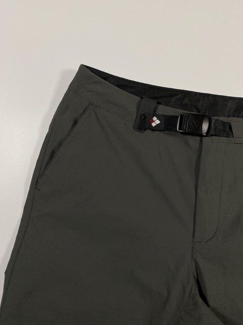 Montbell Stretch O.D Pants Womens (Medium) (Category: Activewear) located in Porac. Submitted by pepasoutdooressentials (Listing ID 1464015978, Image 2). Description: Montbell Stretch O.D Pants Womens (Medium) - Lightweight, quick-dry - Water repellent - Highly stretchable nylon-polyurethane blend fabric Dimension Width: 29" Length: 38" Leg Opening: 8" Condition: Like new Issue: None See pics for more details Color may vary due to lighting Locati