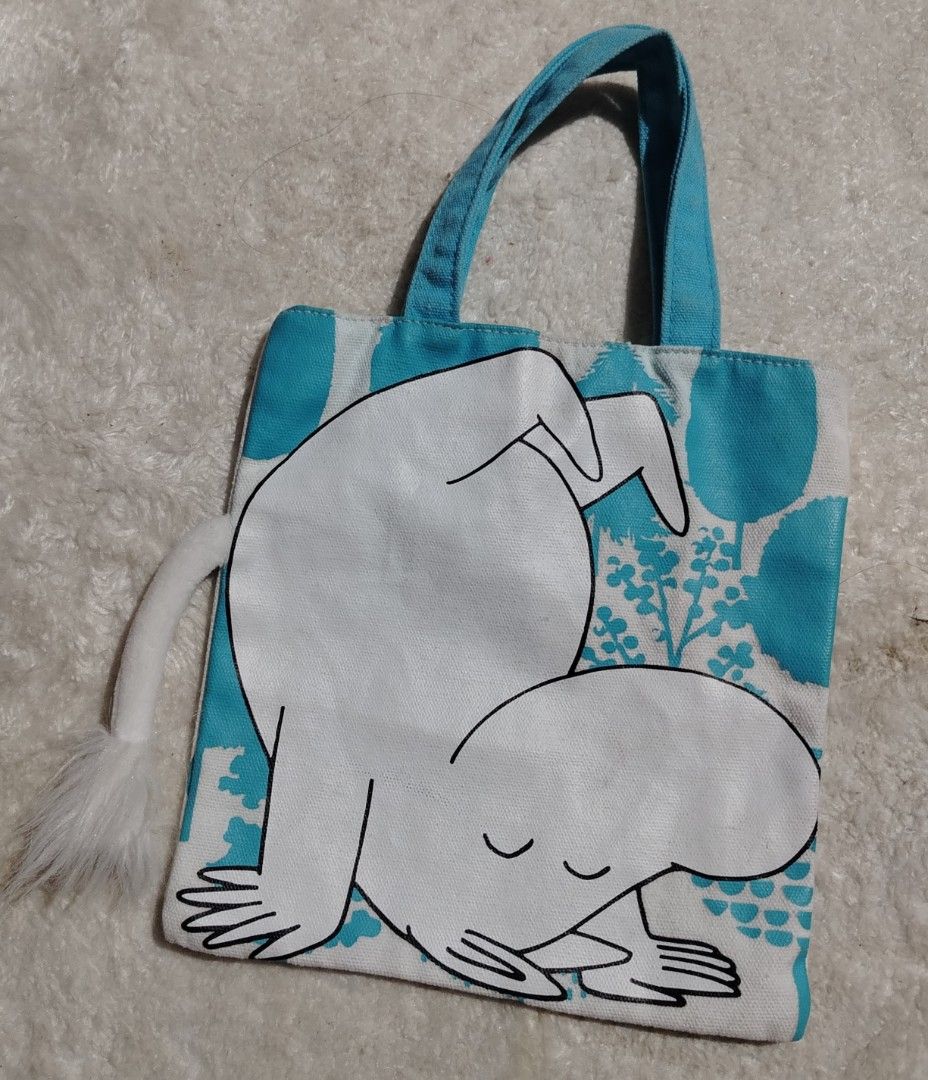 MOOMIN (Category: Bedding & Towels) located in Davao. Submitted by hankiescarveshawls. (Listing ID 1464063872, Image 3). Description: As packed: Cute bag 8. 5 x 9 Inches Brand new face towel 10 x 10 Inches.