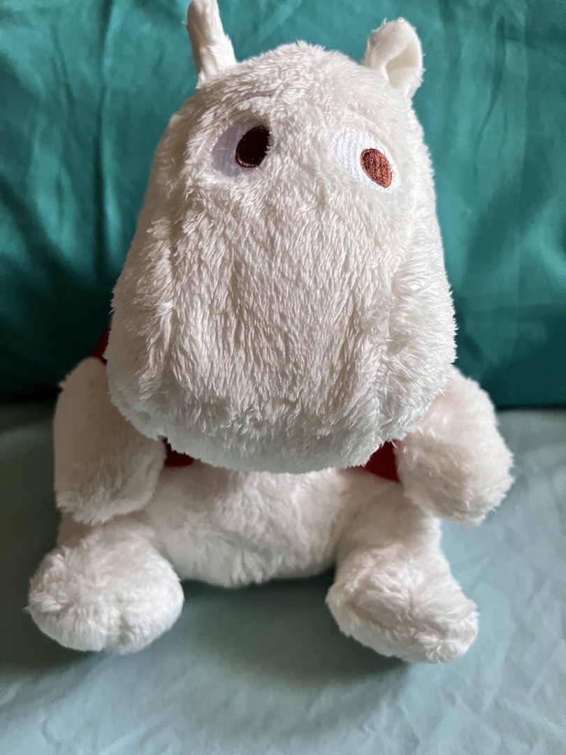 Moomin w red vest plush (Category: Plushies & Soft Toys) located in Paranaque City. Submitted by bonsaiart (Listing ID 1464045002, Image 2). Description: Pre owned Good Condition 750(fixed)+ sf Payment first policy (gcash/ paymaya) Shipping ONLY (J&t) NO TO COD NO TO MEETUP NO TO COP (LBC) No breaking of set or bundle.