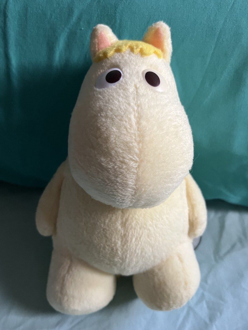 Moomin yellow plush (Category: Plushies & Soft Toys) located in Paranaque City. Submitted by bonsaiart (Listing ID 1464045774, Image 1). Description: Pre owned Good Condition 750(fixed)+ sf Payment first policy (gcash/ paymaya) Shipping ONLY (J&t) NO TO COD NO TO MEETUP NO TO COP (LBC) No breaking of set or bundle.