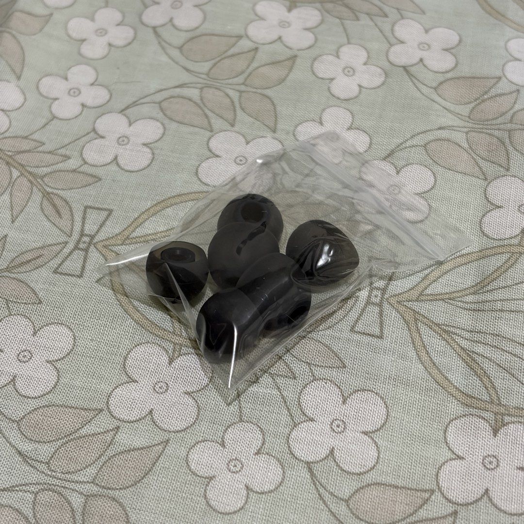 Moondrop Quark 2 HiFi USB-C In-Ear Headphone (Category: Earphones) located in Manila. Submitted by heyadia (Listing ID 1463965128, Image 2). Description: - Moondrop Quark 2 Earphones - USB-C Connection - HiFi Sound Quality - Ultra-Wideband & Ultra-Low Distortion - Dual Acoustic Filter Design - Includes Extra Ear Tips (various sizes) - Ideal for casual use only. Works with Type C phones, apple and android. Hindi pwede sa maselan sa music quality f