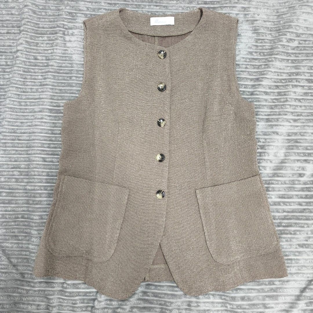 Mosaic Vest (Category: Vests) located in Makati City. Submitted by shakira999 (Listing ID 1464087750, Image 1). Description: .